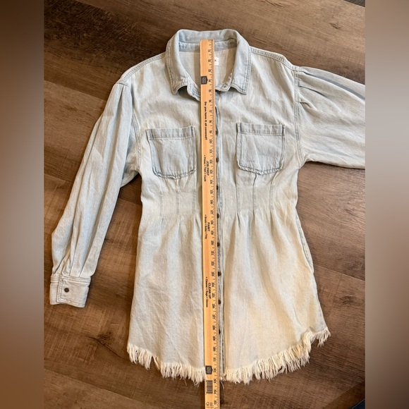 RISEN Light Denim Shirt Dress in Pale Blue Size Medium NWOT - Picture 9 of 13